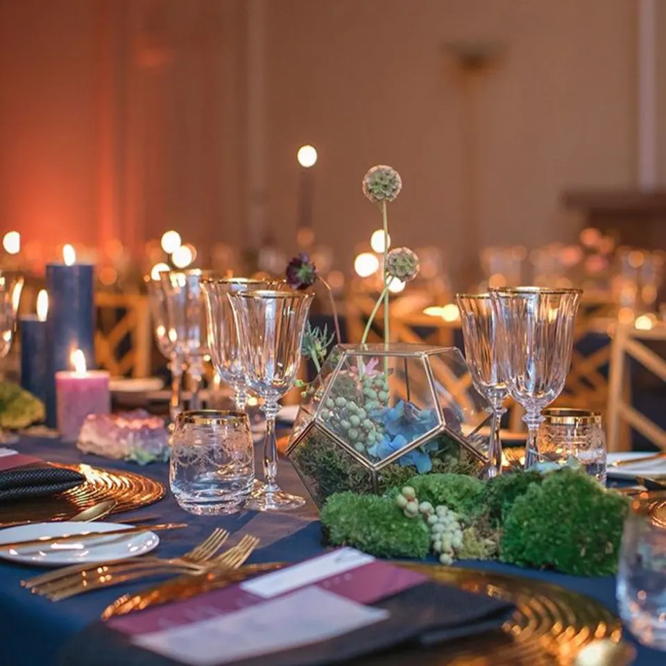 Wedding Table: Expert Insights to Crafting Elegant Settings and Decorations on a Budget