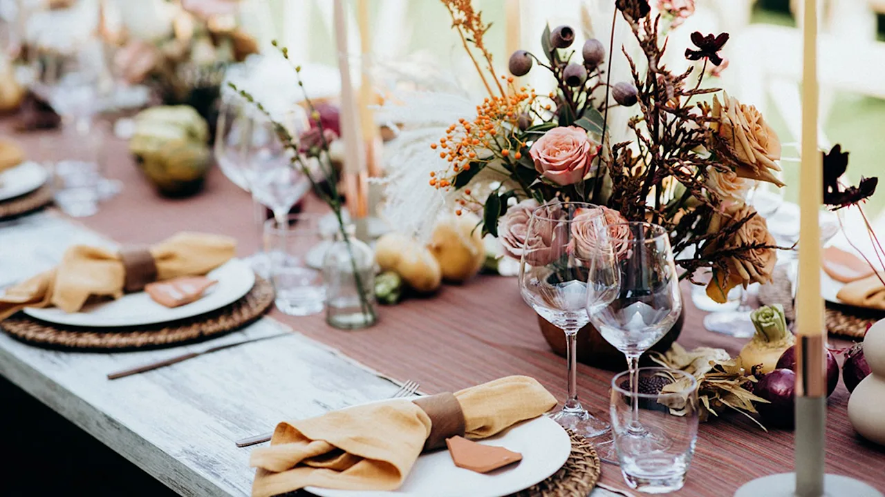 Wedding Table: Expert Insights to Crafting Elegant Settings and Decorations on a Budget